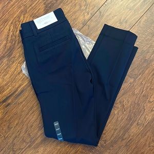 AnnTaylor LOFT Skinny Ankle Petite, 00P. Color navy.